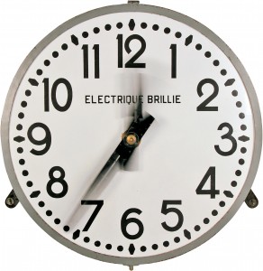 Charles Dreyfus Temps danse 1993-2001,objet, horloge de gare, moteurs, électronique, diamètre 100 cm Collection J+C Mairet. © Archives J+C