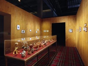 Vue de l’exposition de Michel Houellebecq, Rester vivant, Palais de Tokyo (23.06 – 11.09.2016). Photo : André Morin